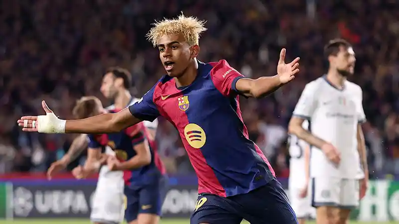 OK9 Style News | Lamine Yamal bị “vắt kiệt”? Drama căng thẳng giữa Barca và tuyển Tây Ban Nha 1 lamine yamal gặp trấn thương nặng drama bùng nổ